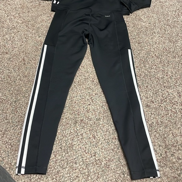 New adidas 2 pc pantsuit - zip javket and legging pants - Picture 15 of 15
